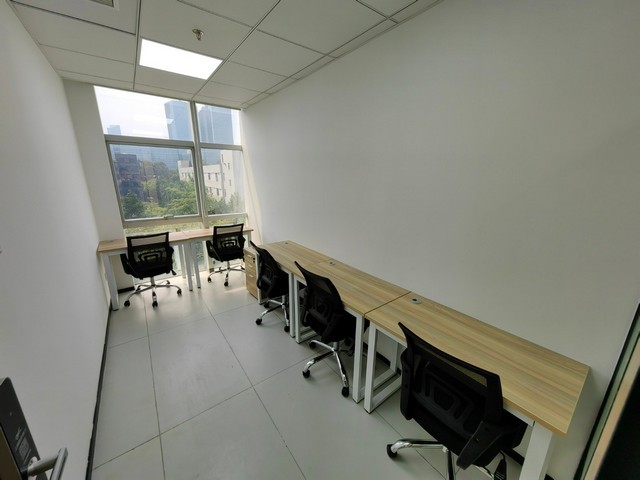 山东驾驶式果岭剪草机